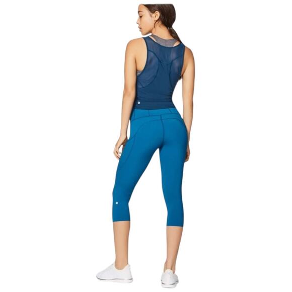EUC Lululemon Fast Free Crop II Nulux 19" Capri Blue Size 6 - Picture 5 of 13
